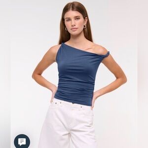 Abercrombie & Fitch - Asymmetrical Twist Top
